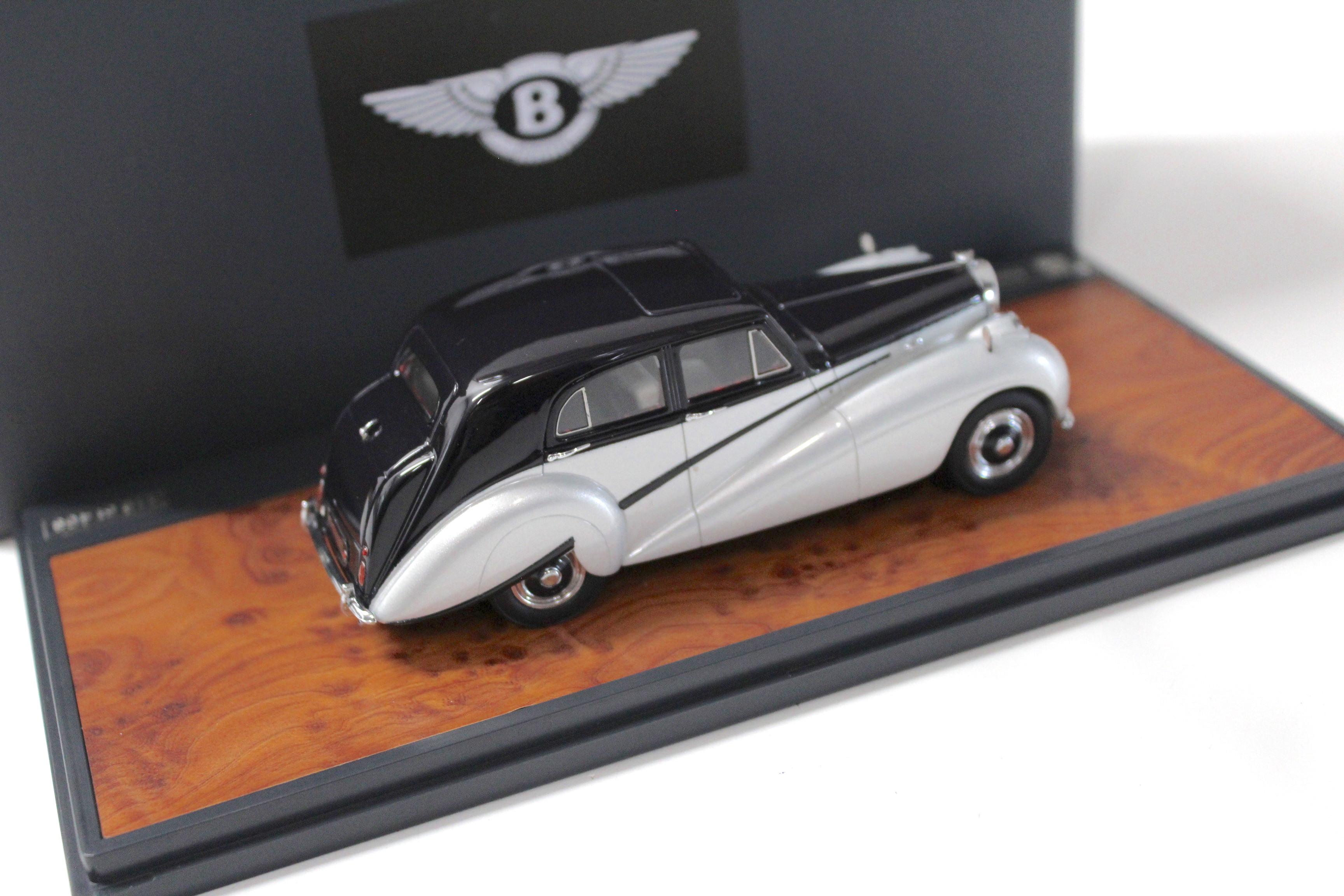 1:43 Matrix Harold Radford Countryman Mark II Saloon blue
