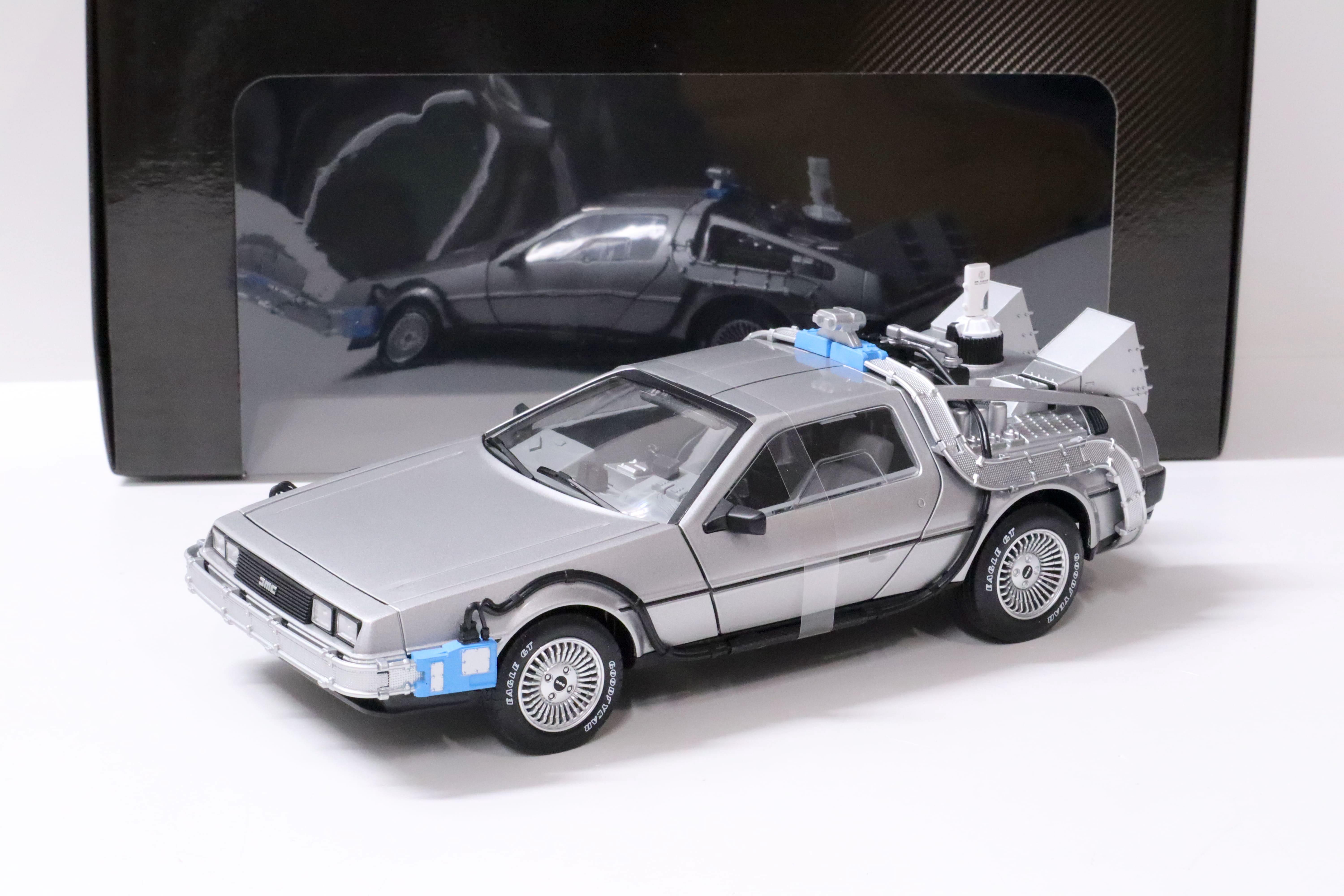1:18 Hot Wheels DMC DeLorean Back to the Future time Machine with