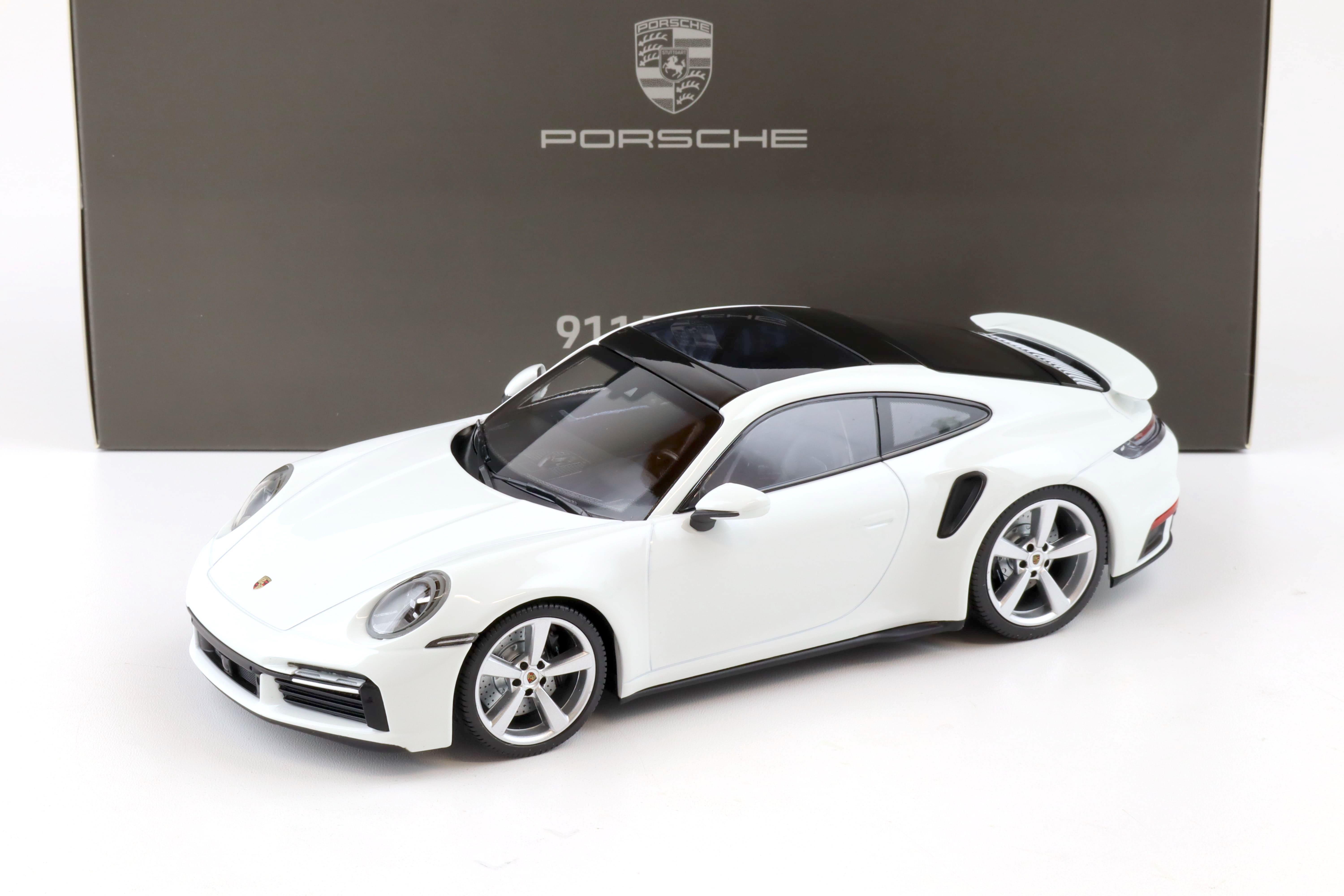 1:18 Minichamps Porsche 911 (992) Turbo S Coupe White WAP