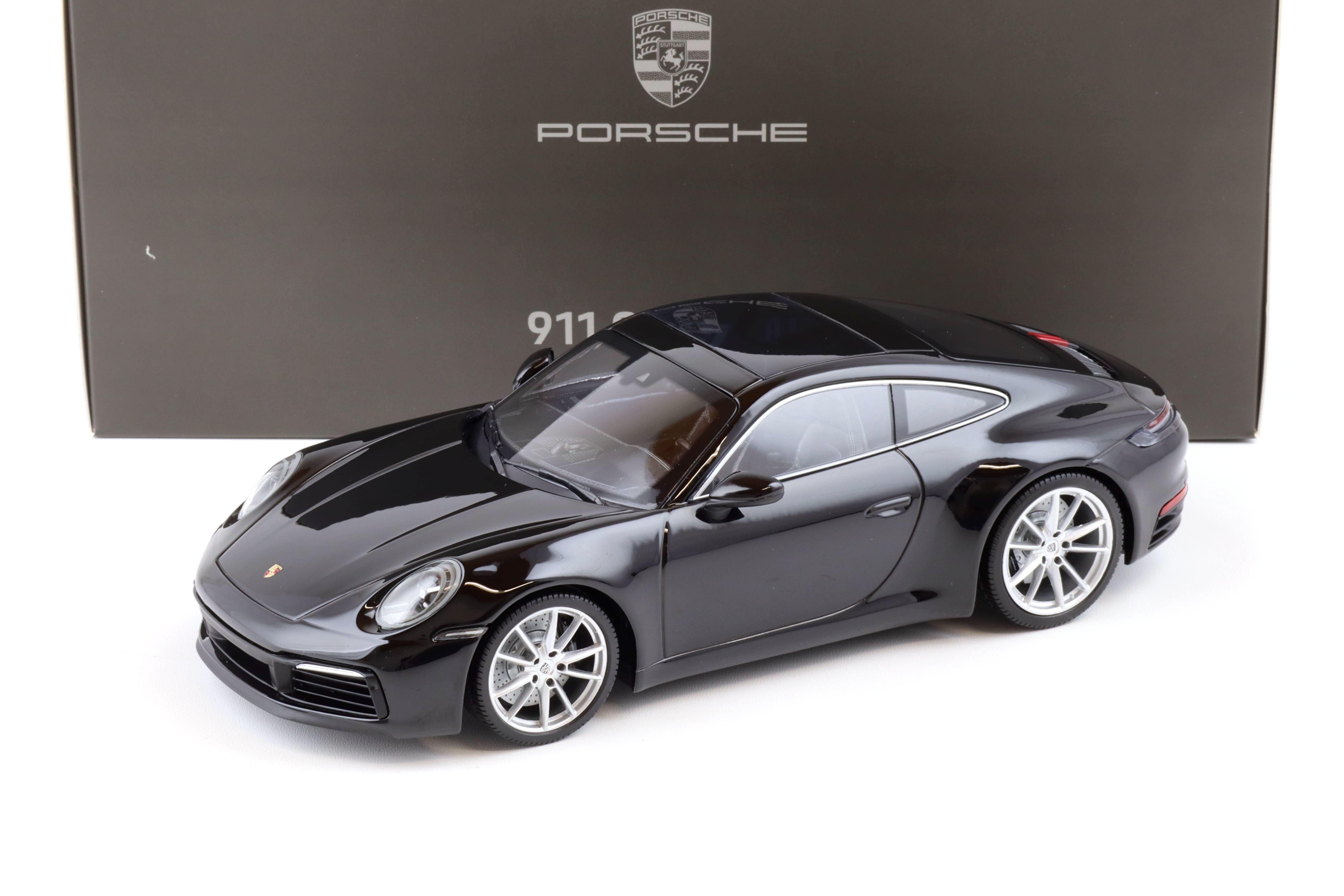 1:18 Minichamps Porsche 911 (992) Carrera 4S Coupe black WAP