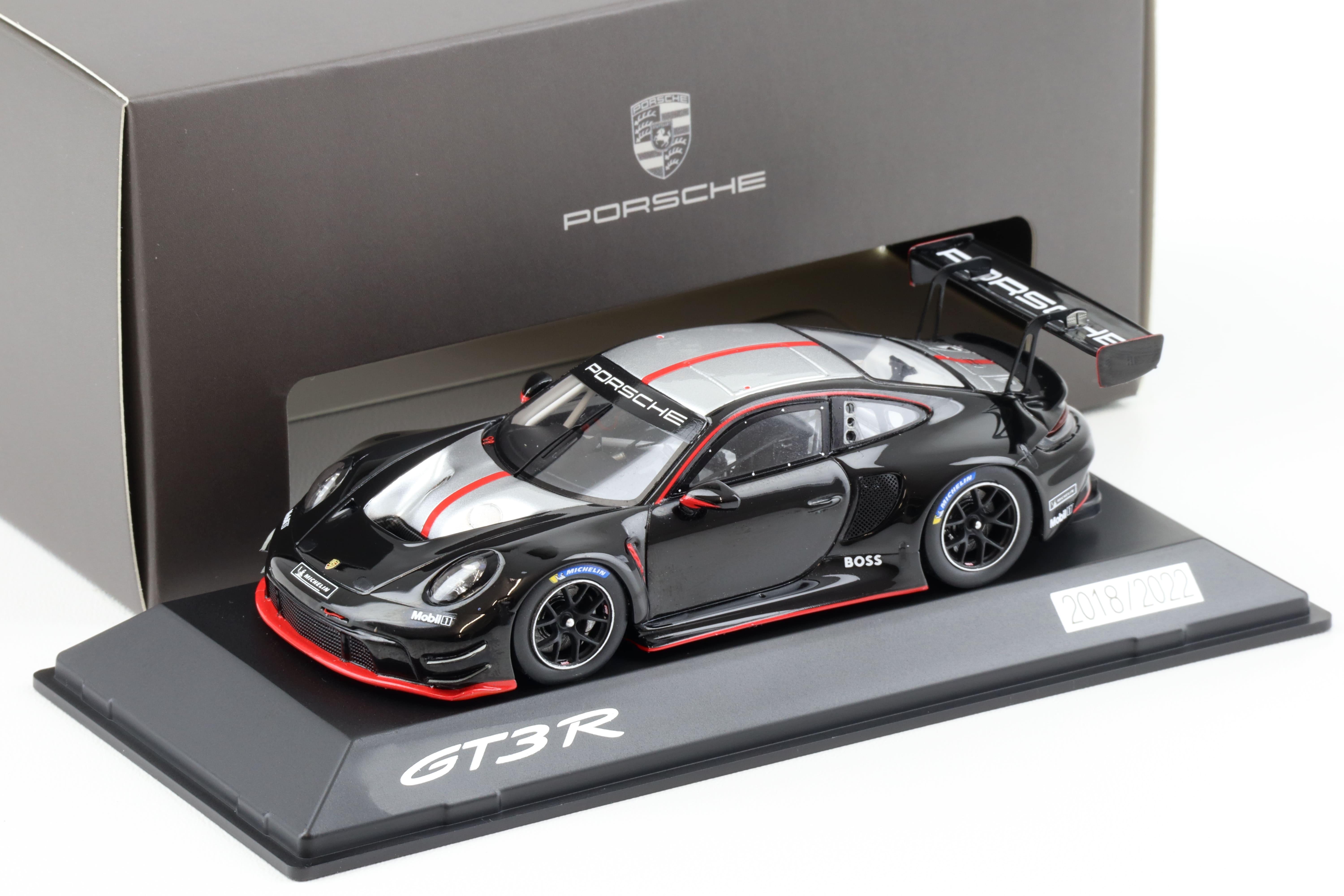 1:43 Spark Porsche 911 (992) GT3 R Coupe black/ silver WAP