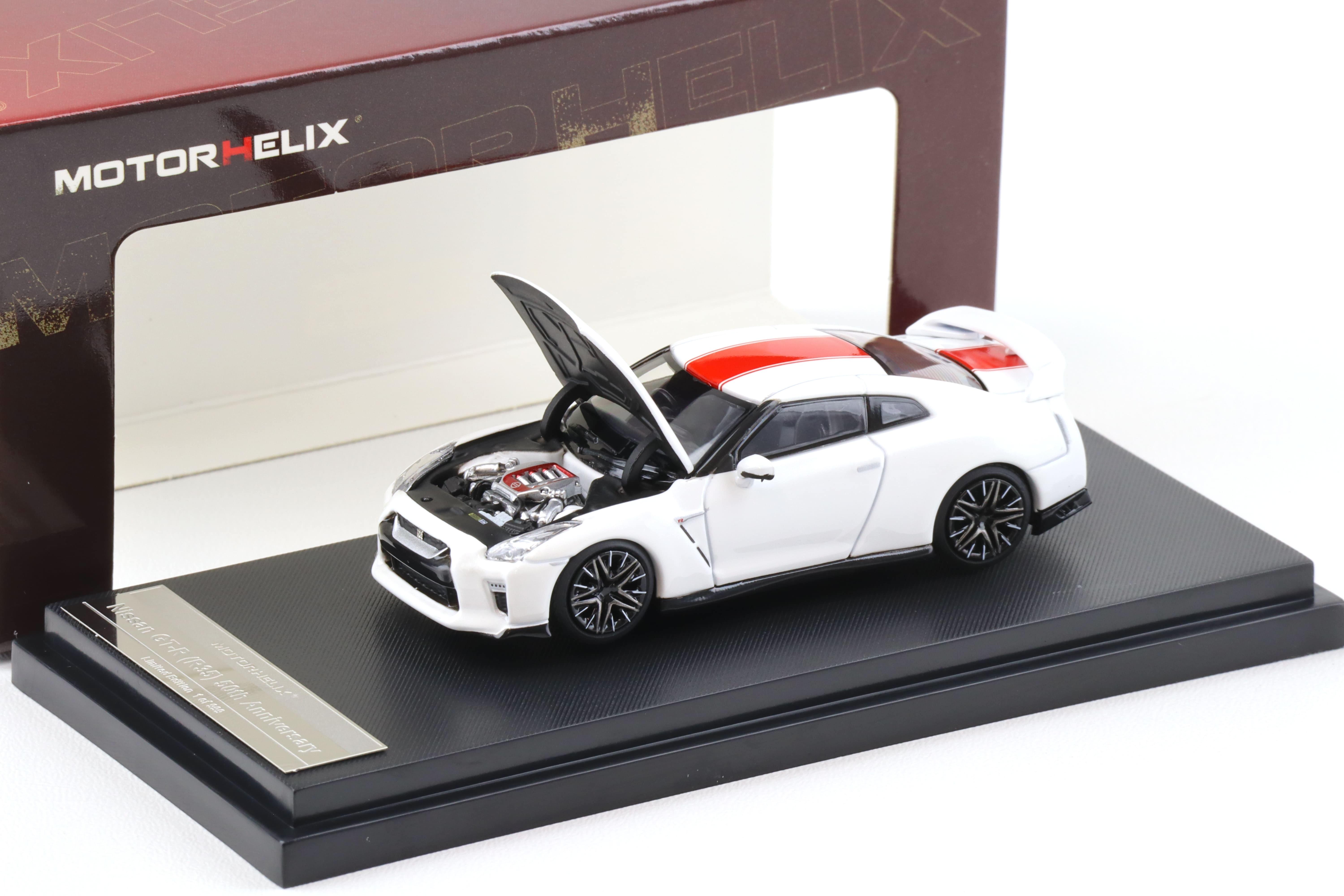 1:64 Motorhelix Nissan GT-R (R35) 50th Anniversary Brilliant