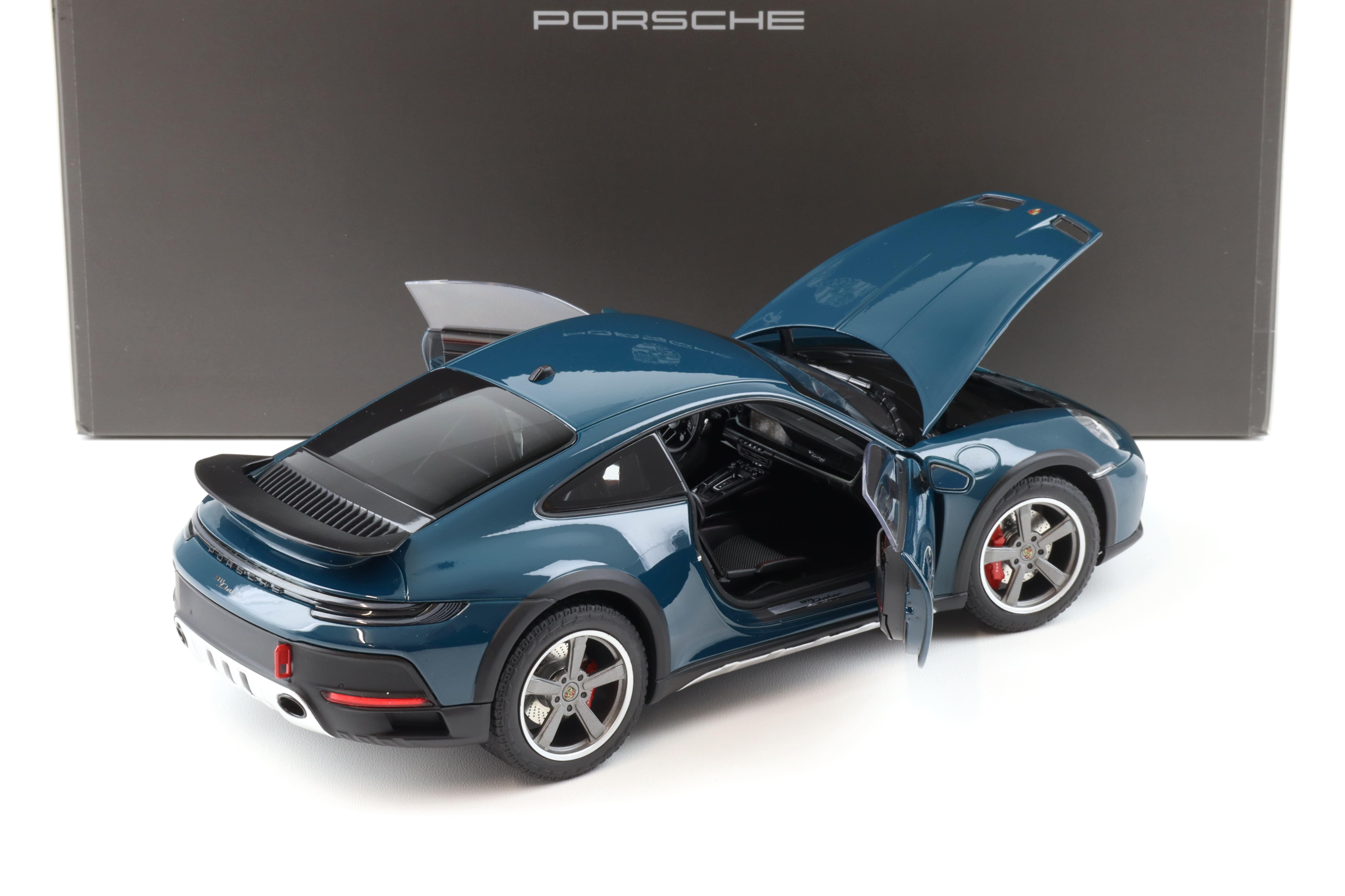 1:18 Norev Porsche 911 (992) Dakar Coupe 2023 Fjord green
