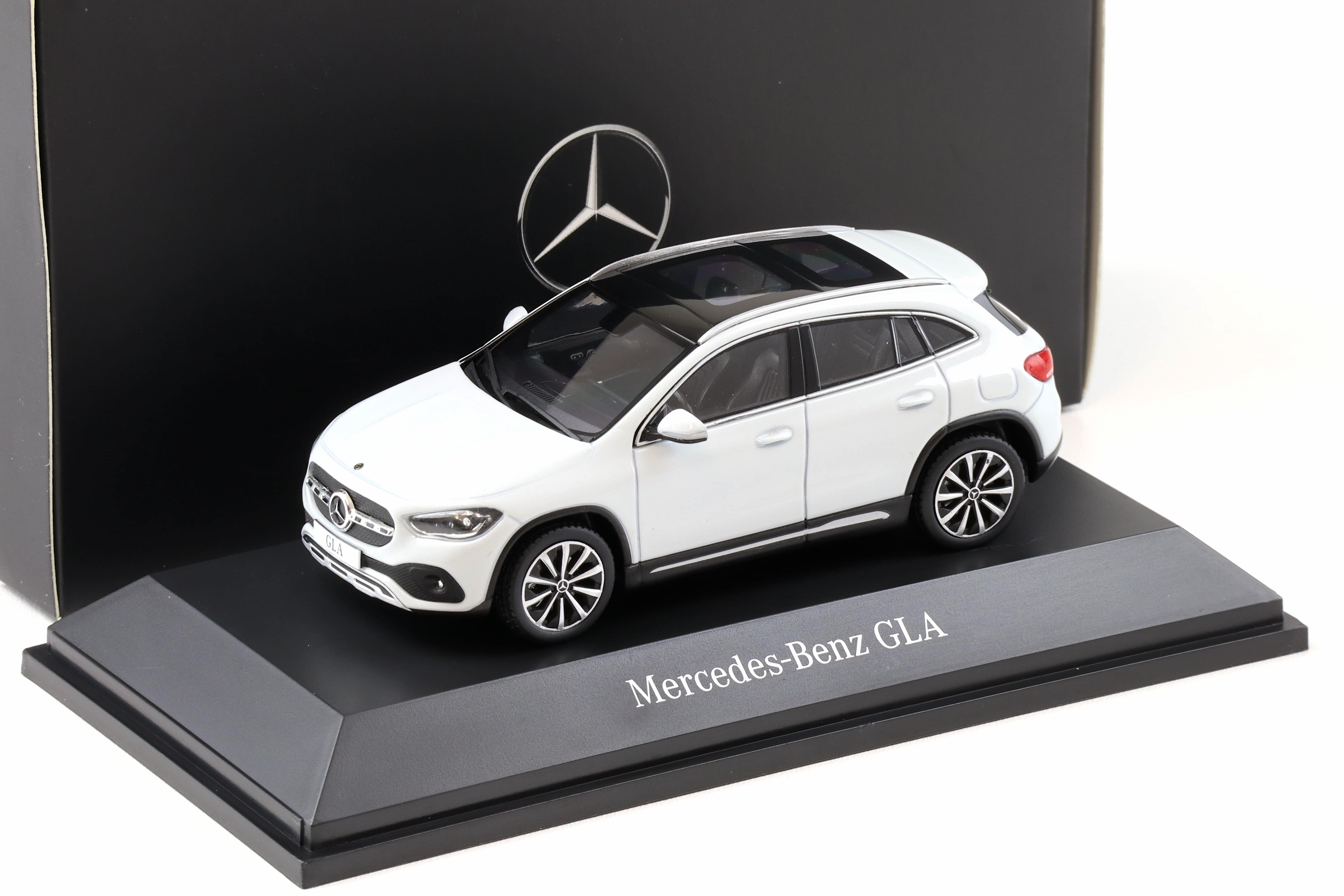 Mercedes-Benz GLA ミニカー 1/43 Amazon | メルセデス ベンツ GLAクラス 1/43 ミニカー 特注