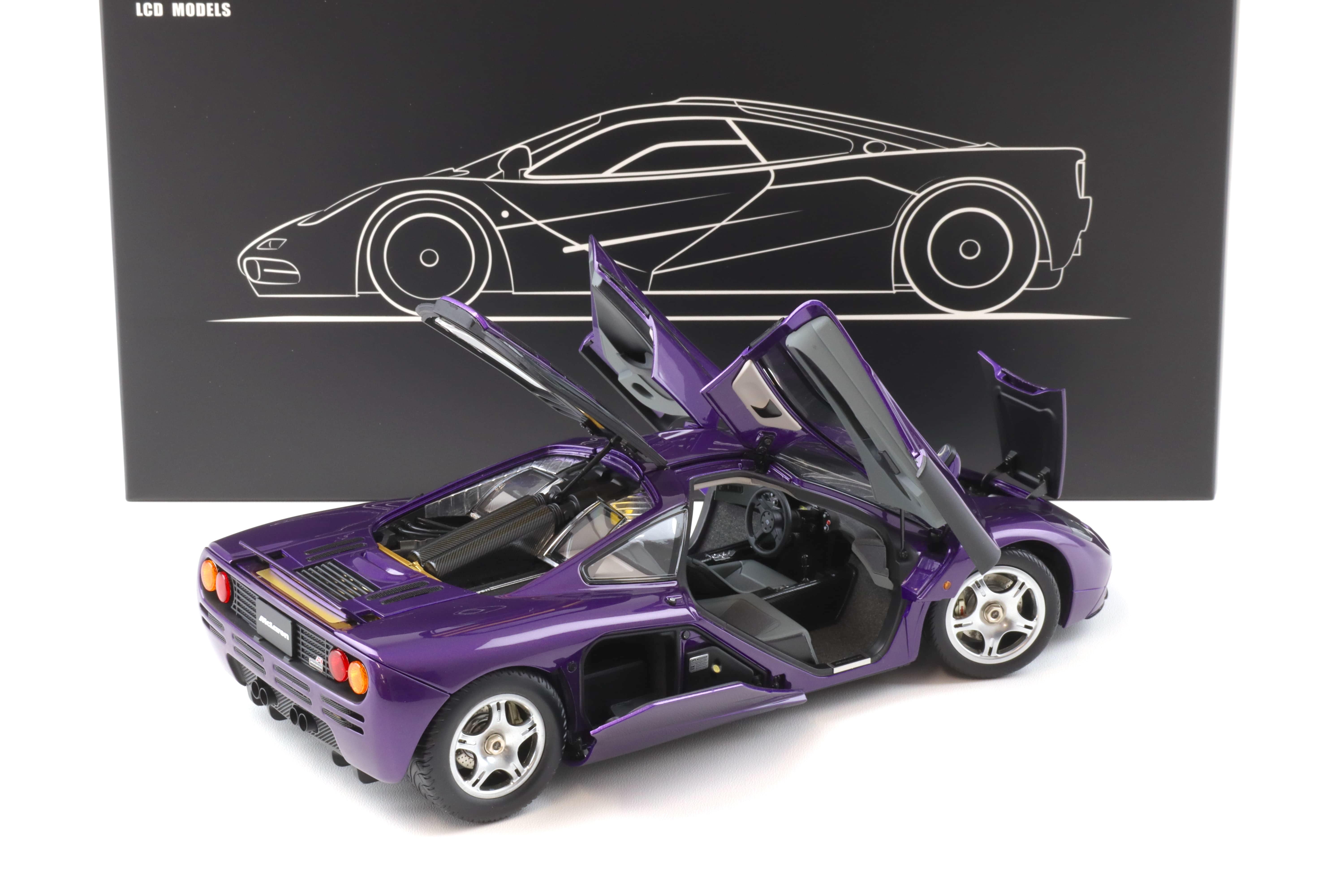 LCDMODELS　1/18　ウアイラR LCD 1:18 Toyota Land Cruiser 300 ZX Grey Full Openings